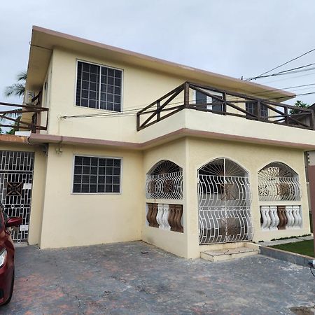 11Onessex2 In The Heart Of Kingston Jamaica Apartamento Exterior foto